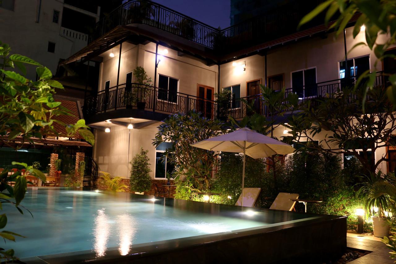 Corner9 Bassac Boutique Hotel Phnom Penh Exterior photo