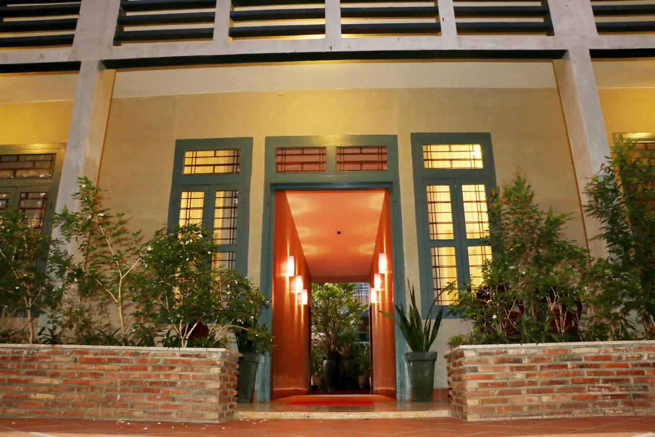 Corner9 Bassac Boutique Hotel Phnom Penh Exterior photo